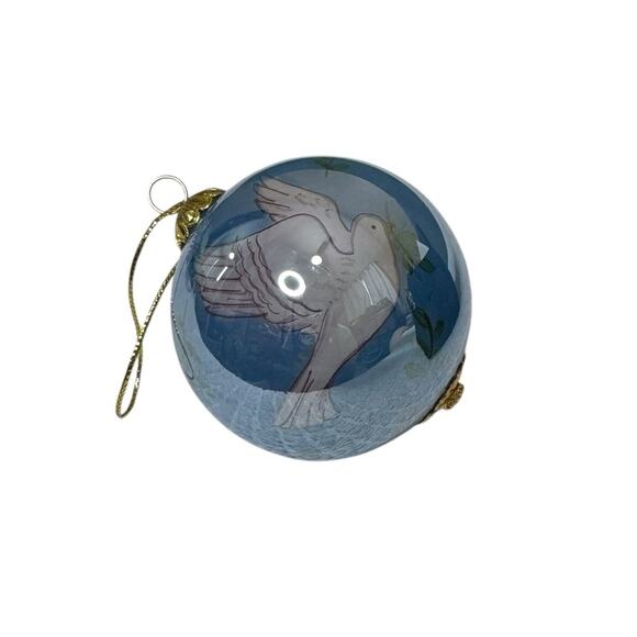 Vintage Li Bien Peace on Earth 2005 Pier 1 Dove Reverse Painted Glass Ornament - Picture 1 of 6
